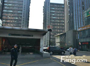 上海九亭九久青年城轉角重餐飲旺鋪出售，年租金32萬，投資潛力大